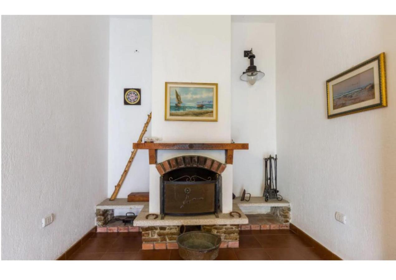 Casa Vacanze A Pochi Passi Dal Mare Ла-Маддалена Экстерьер фото