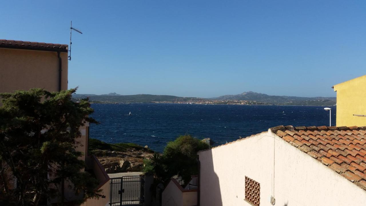 Casa Vacanze A Pochi Passi Dal Mare Ла-Маддалена Экстерьер фото